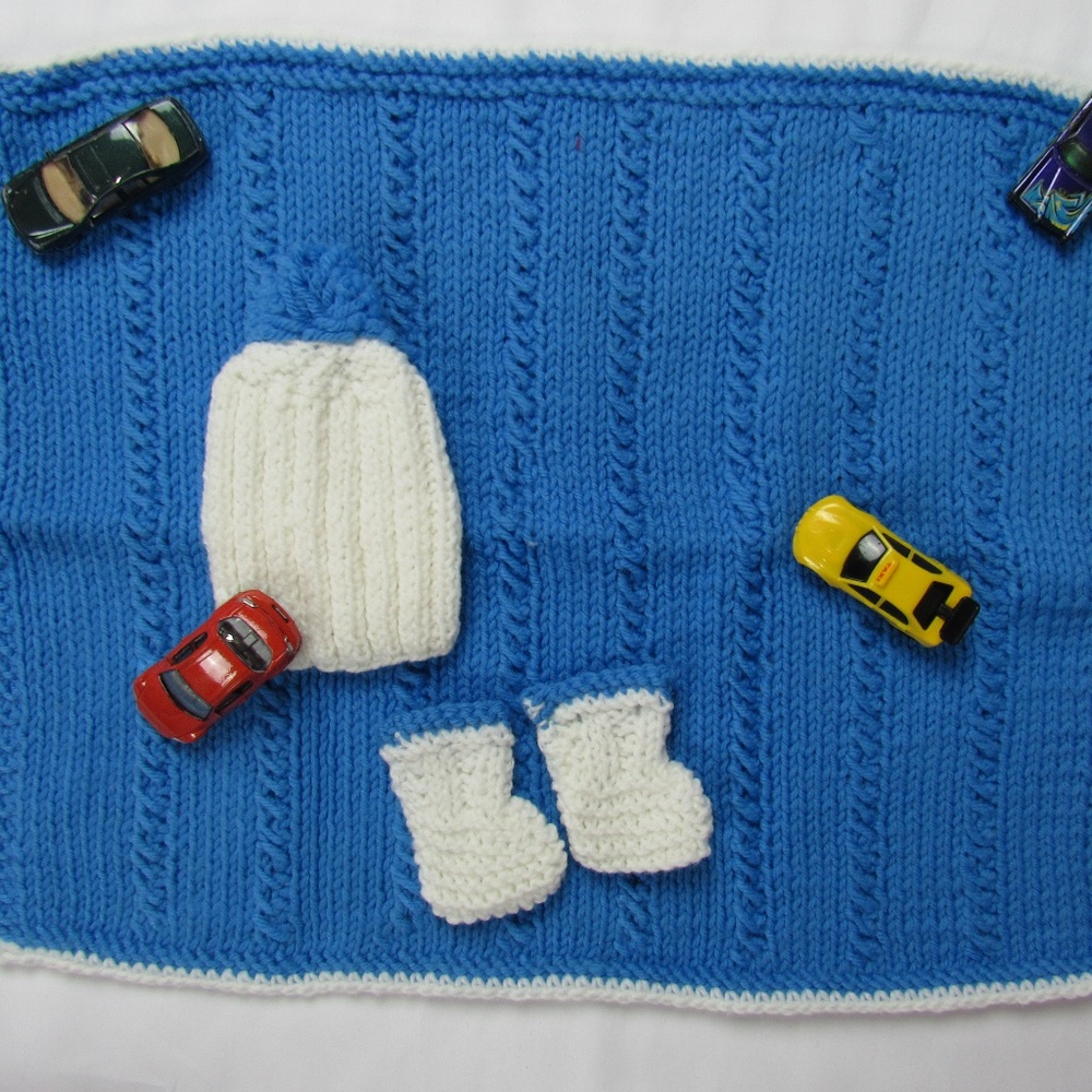 PREEMIE BABYBLANKET HAT BOOTIES
